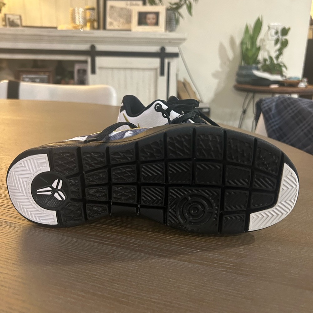 Nike Kids Kobe 8 Protro Mambacita- Black, White, and Gold - Picture 4 of 4